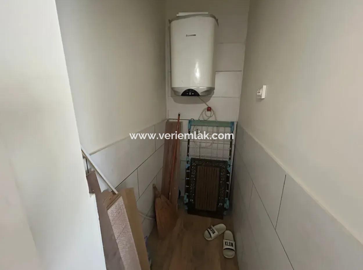 Near Alsancak State Hospital 2 1 Well-Maintained Flat For Rent