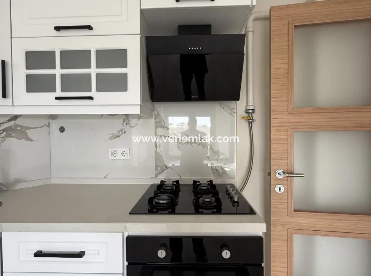 2 1 Flats For Sale In Seferihisar Camiikebir Neighborhood – Gözsüzler Street