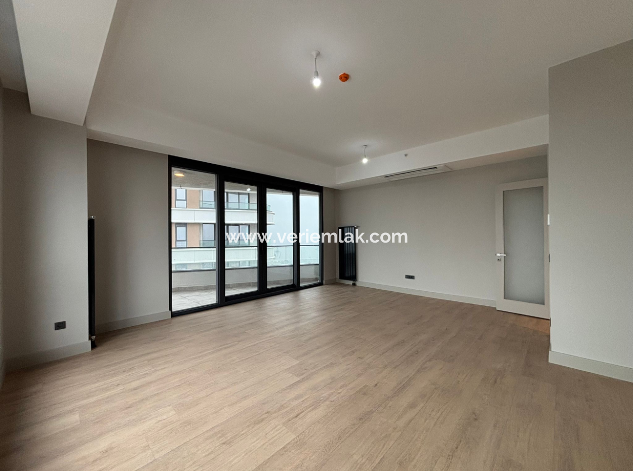 19Th Floor 3 1 120 M2 Sea View Flat For Rent In Alsancak Evora Project