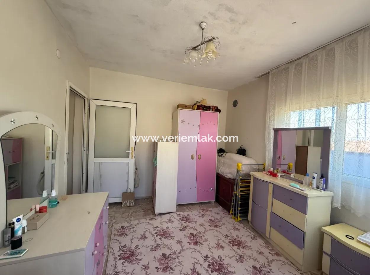 3 1 Apartment For Sale In Ulamış From Veri! 1/2 Of The Detached House Is On Sale!