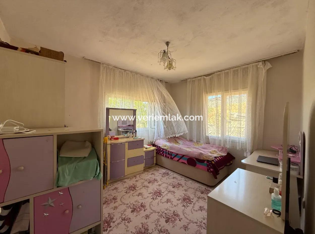 3 1 Apartment For Sale In Ulamış From Veri! 1/2 Of The Detached House Is On Sale!