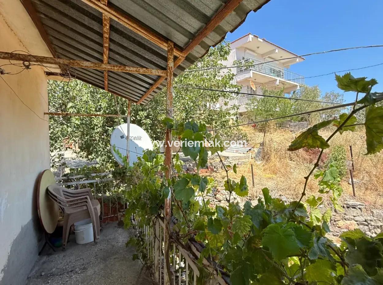 3 1 Apartment For Sale In Ulamış From Veri! 1/2 Of The Detached House Is On Sale!