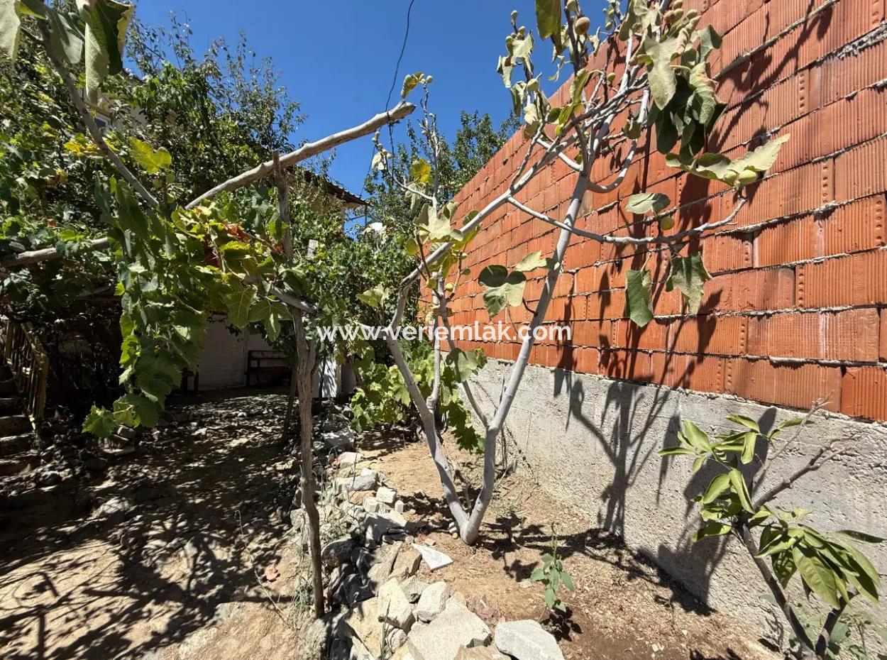 3 1 Apartment For Sale In Ulamış From Veri! 1/2 Of The Detached House Is On Sale!