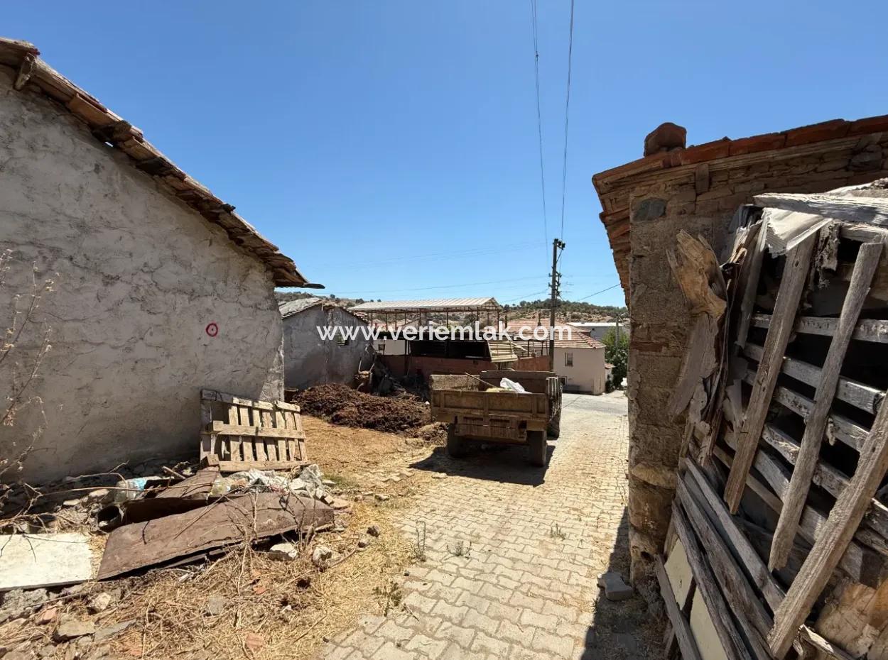 3 1 Apartment For Sale In Ulamış From Veri! 1/2 Of The Detached House Is On Sale!