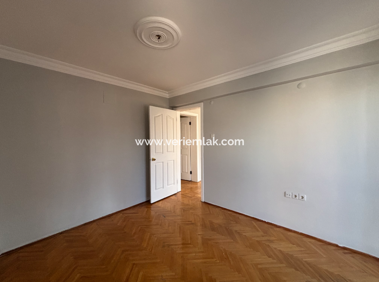 Corner Opposite Alsancak State Hospital 2 1 Workplace For Rent / Office