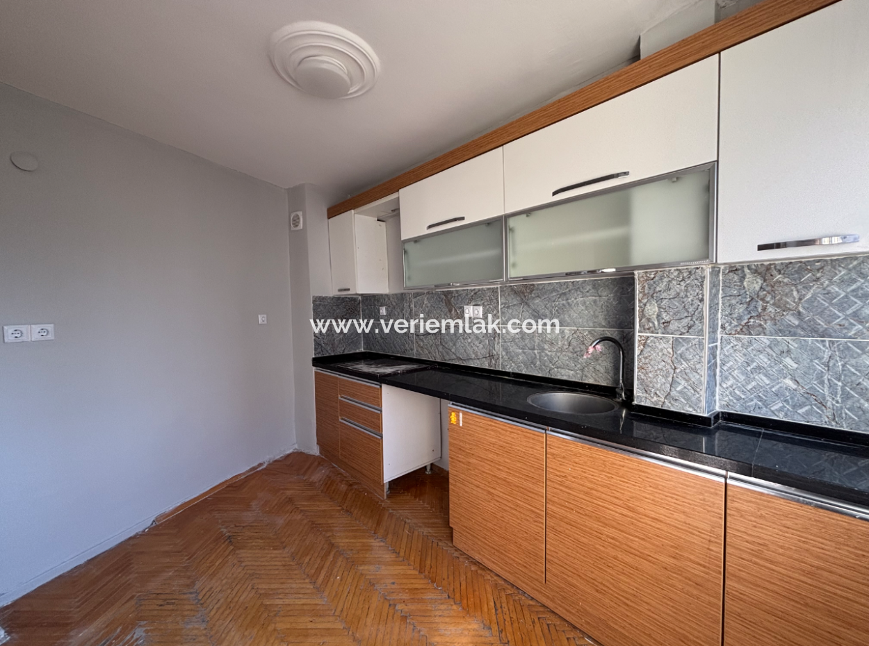 Corner Opposite Alsancak State Hospital 2 1 Workplace For Rent / Office