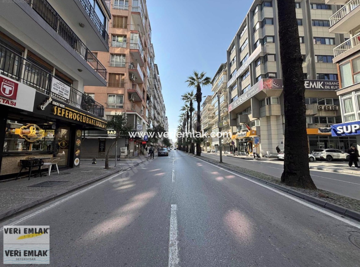 45M2 On Alsancak Talatpaşa Boulevard, Opportunity Rental Shop With Wc