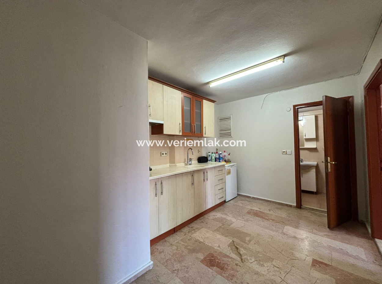 5Th Floor Flat For Rent With 1 1 Balcony Opposite Alsancak Private Health Hospital