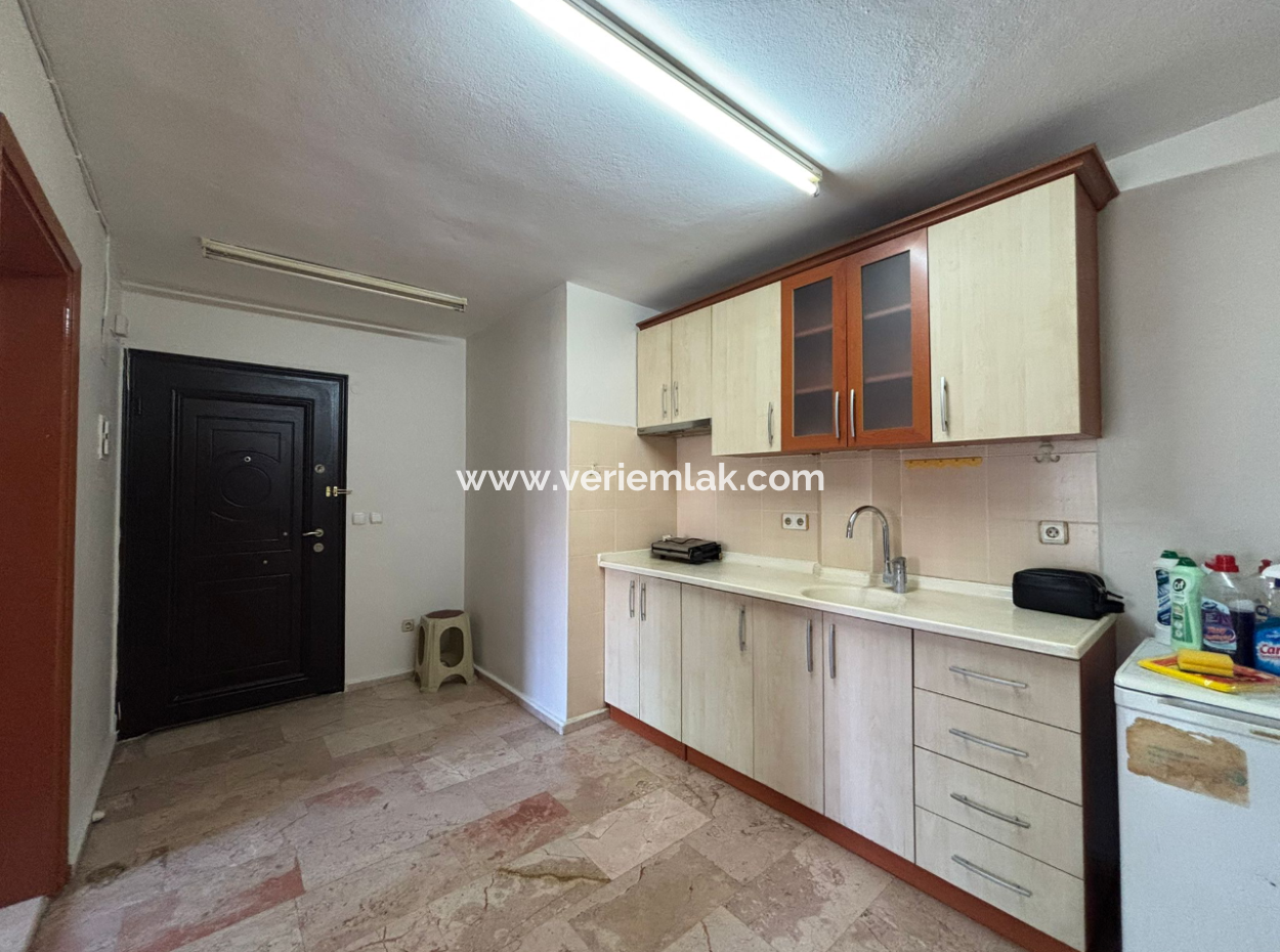 5Th Floor Flat For Rent With 1 1 Balcony Opposite Alsancak Private Health Hospital