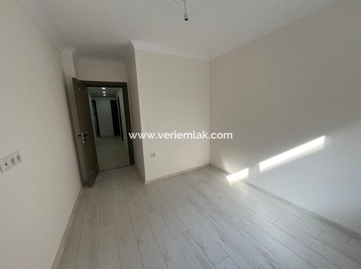 Zero 2 1 Flat For Sale In The City Center In Seferihisar Hıdırlık