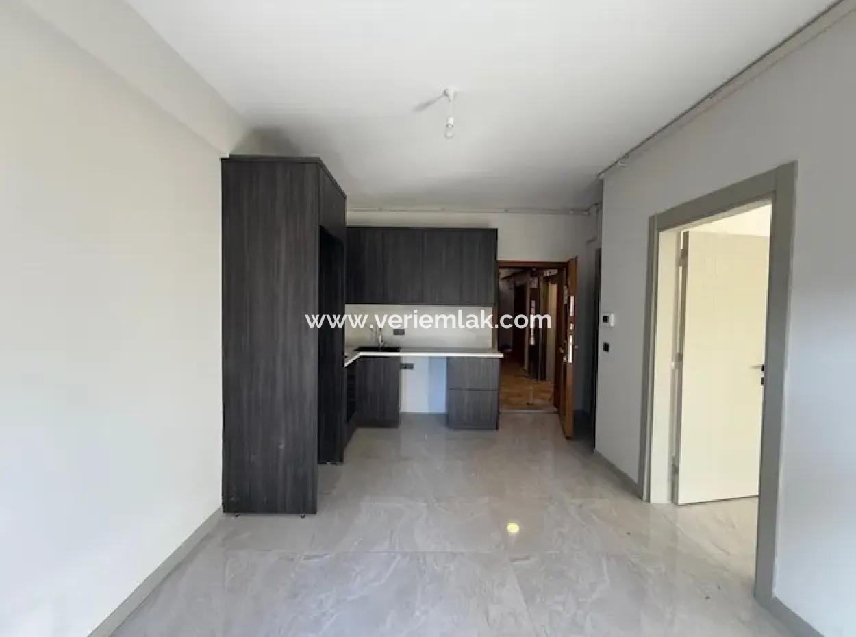 Brand New 1 1 Flat For Sale With Modern Design In Seferihisar Çolakibrahim