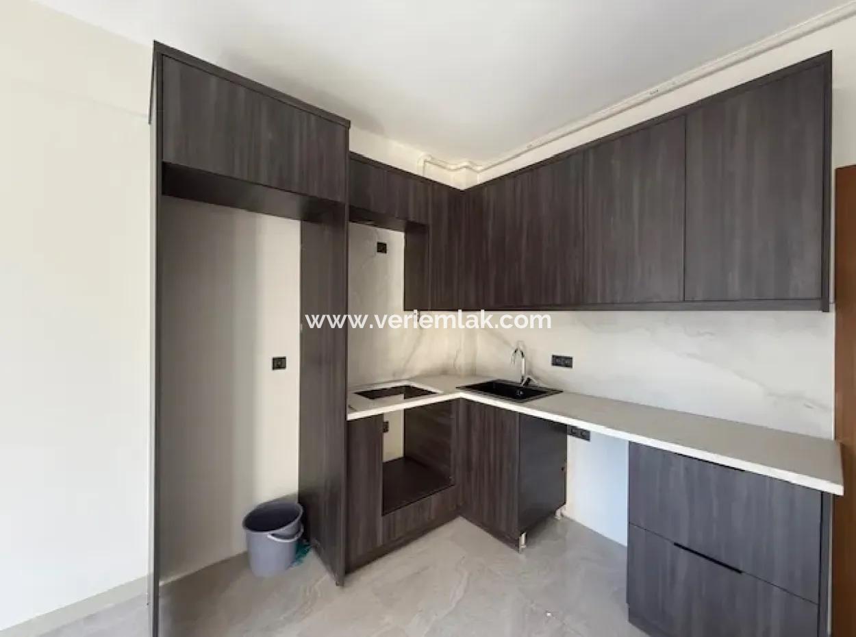 Brand New 1 1 Flat For Sale With Modern Design In Seferihisar Çolakibrahim