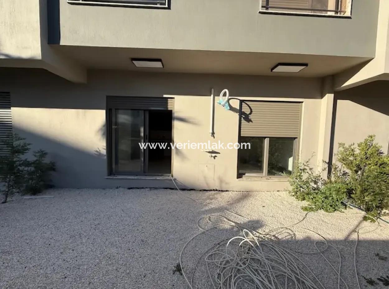 Brand New 1 1 Flat For Sale With Modern Design In Seferihisar Çolakibrahim
