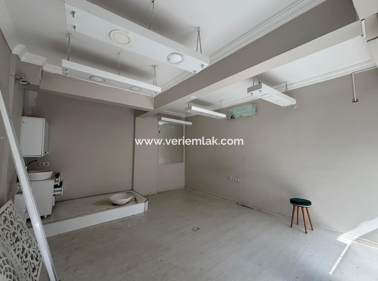 26M2 Automatic Shutter Shop For Rent In Alsancak Kahramanlar