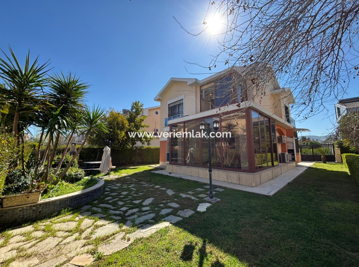 Bornova Forum Bornova Villas Triplex 3 1 200M2 Villa For Rent With Winter Garden