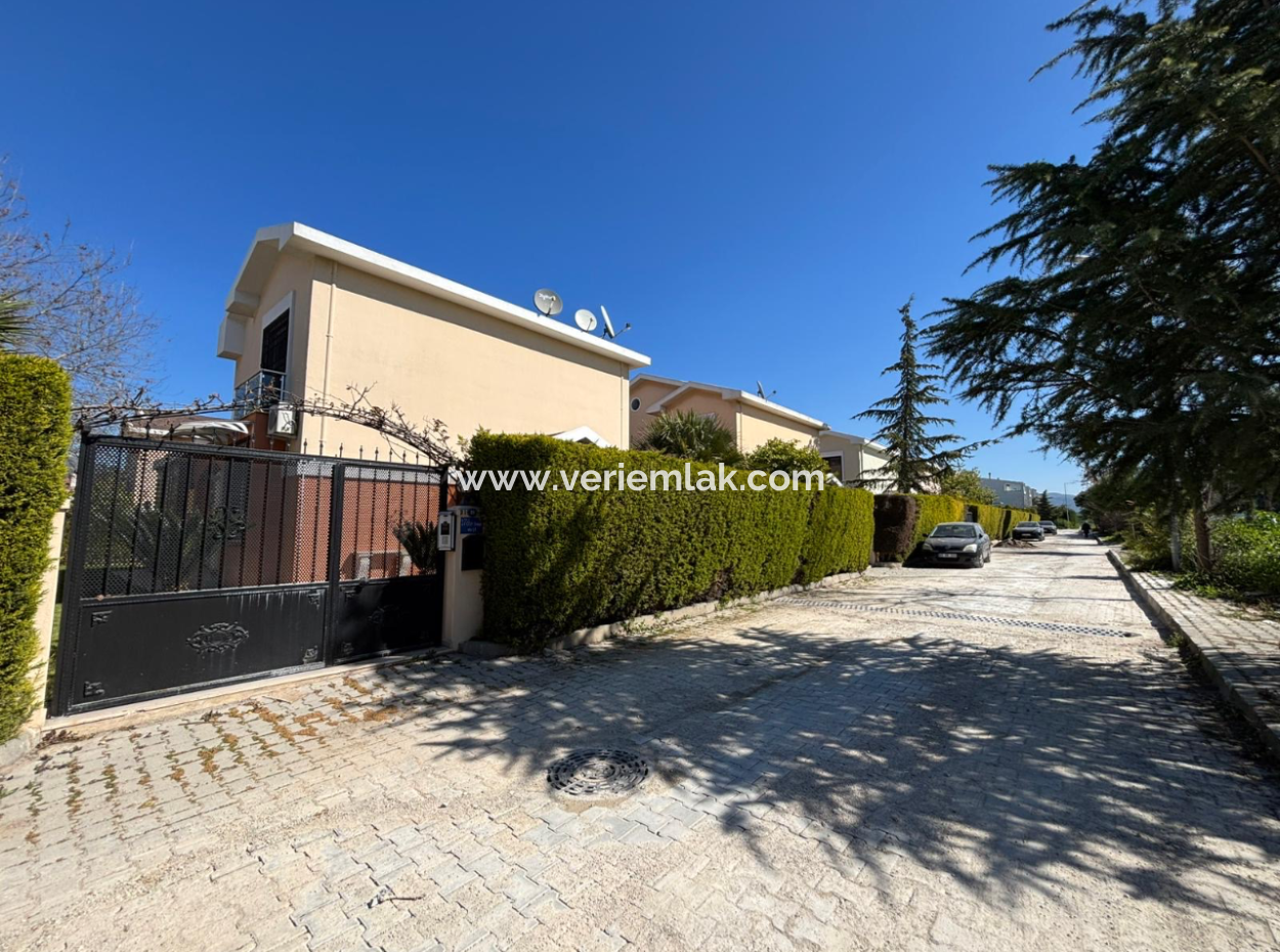 Bornova Forum Bornova Villas Triplex 3 1 200M2 Villa For Rent With Winter Garden