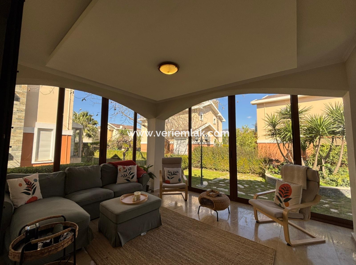 Bornova Forum Bornova Villas Triplex 3 1 200M2 Villa For Rent With Winter Garden