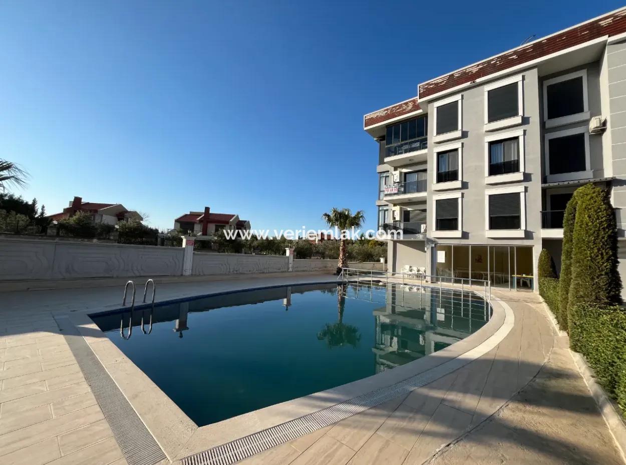 3 1 Flats For Sale In A Site With Pool In Seferihisar Necat Hepkon Neighborhood