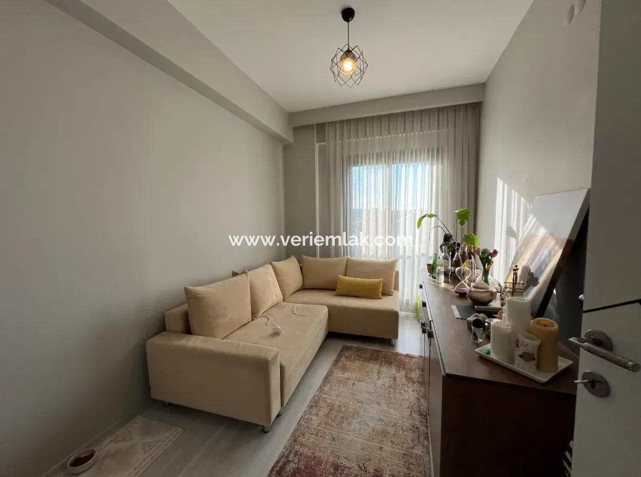 3 1 Flats For Sale In A Site With Pool In Seferihisar Necat Hepkon Neighborhood
