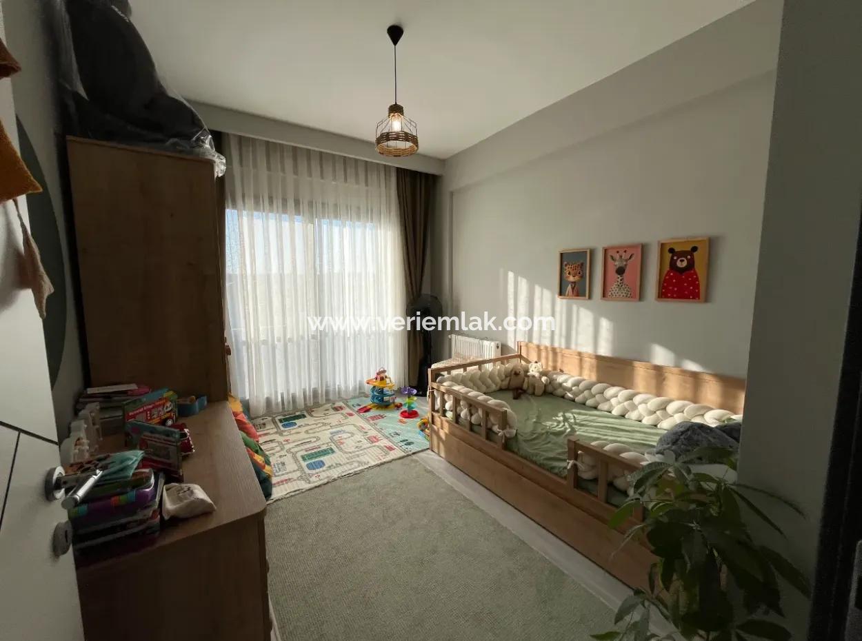 3 1 Flats For Sale In A Site With Pool In Seferihisar Necat Hepkon Neighborhood
