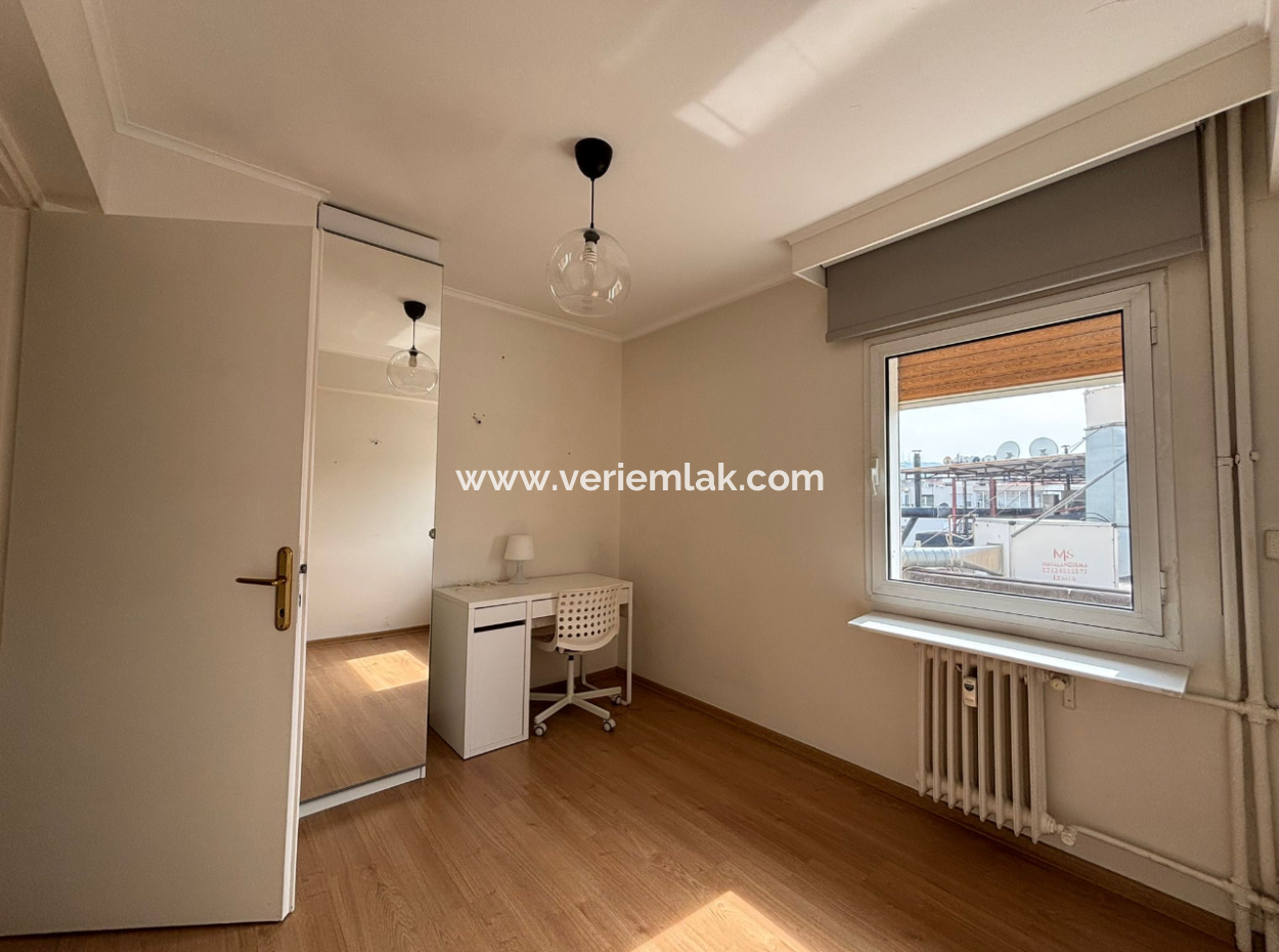 Alsancak Dr.mustafa Enver Cd. 7Th Floor 3 1 Well-Kept Flat For Rent