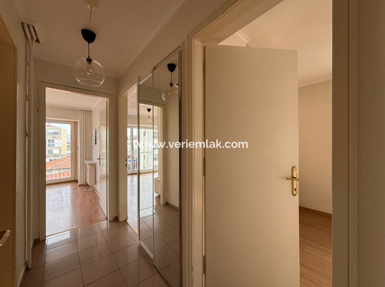 Alsancak Dr.mustafa Enver Cd. 7Th Floor 3 1 Well-Kept Flat For Rent