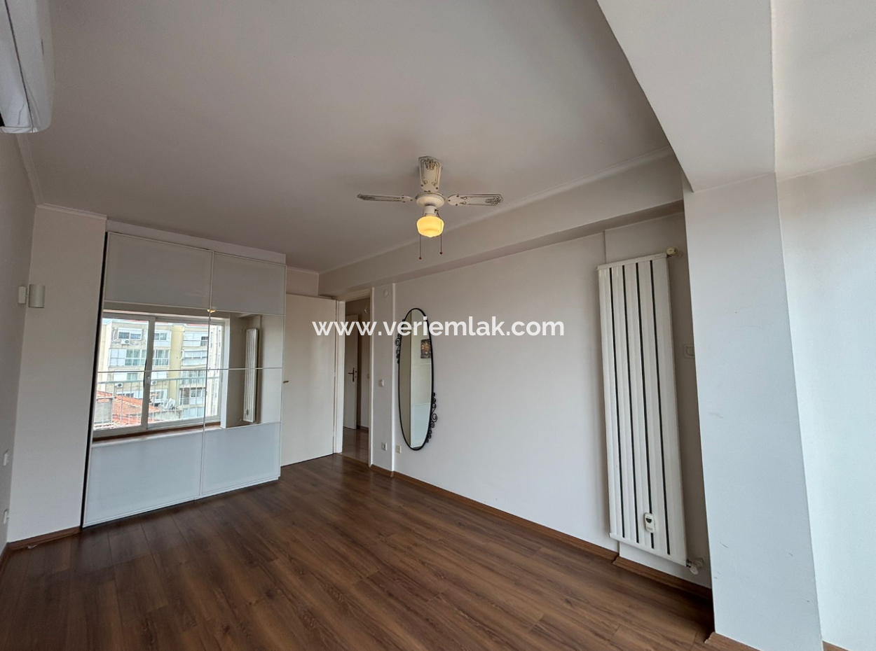 Alsancak Dr.mustafa Enver Cd. 7Th Floor 3 1 Well-Kept Flat For Rent