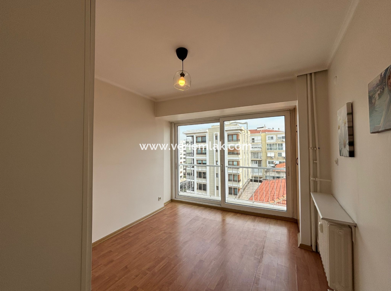 Alsancak Dr.mustafa Enver Cd. 7Th Floor 3 1 Well-Kept Flat For Rent