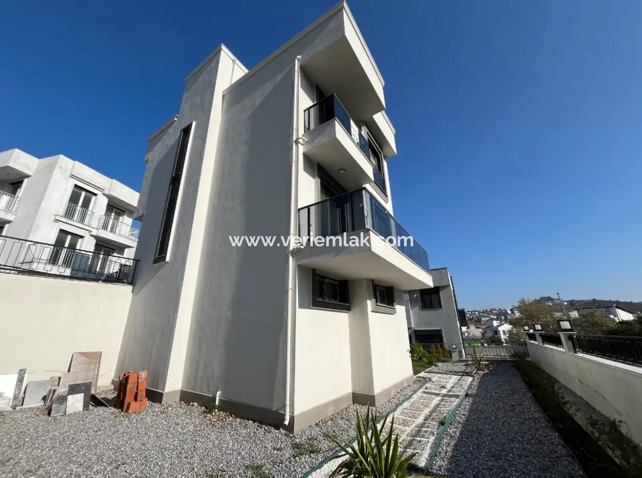 Ultra Luxury Detached Villa In A Beach Site In Akarca