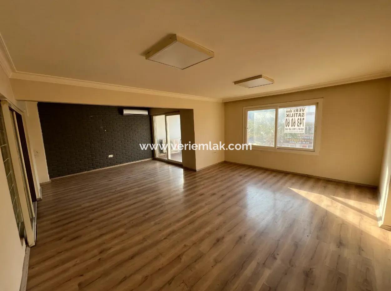 Opportunity For A Spacious And Bright Apartment In The Heart Of The City