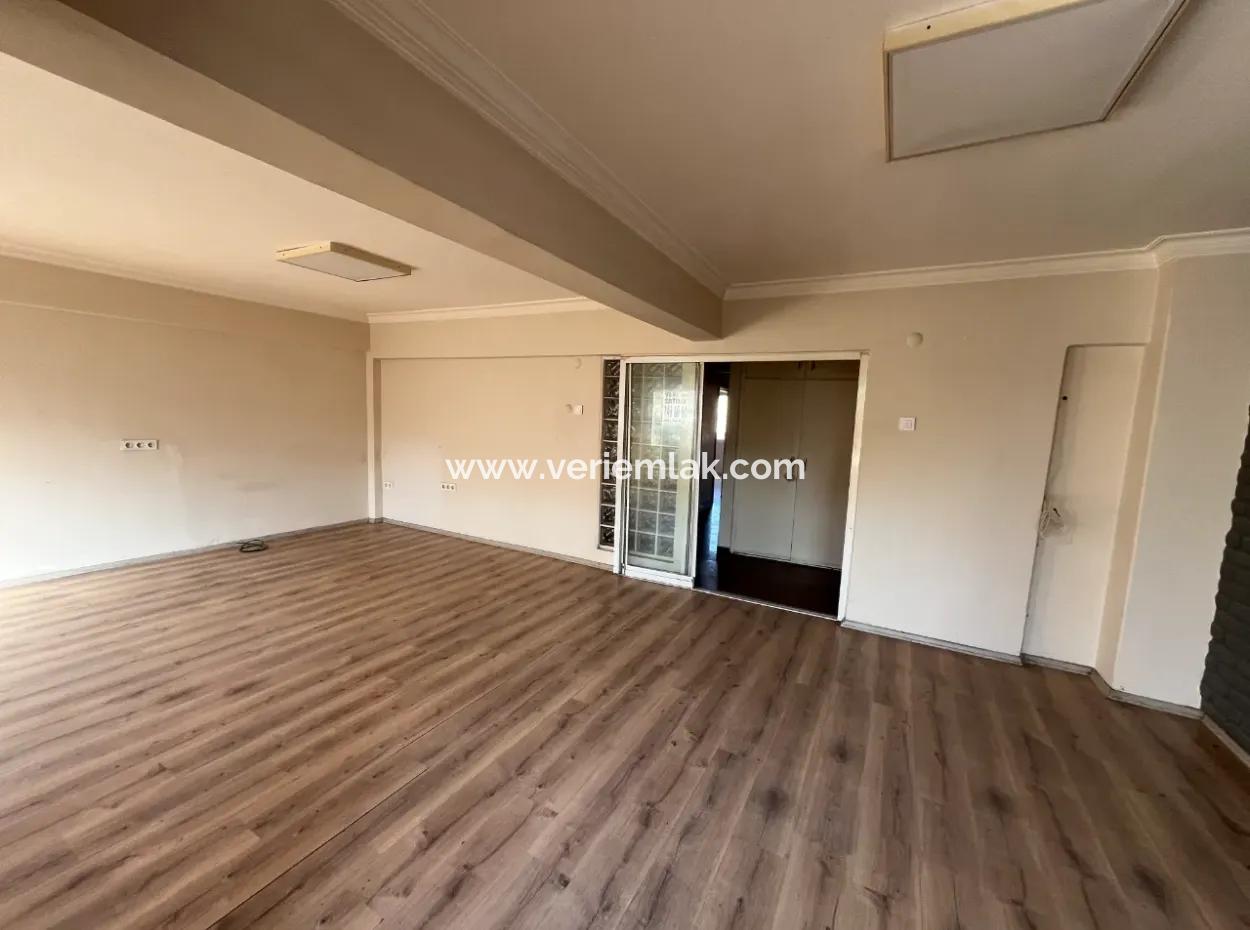 Opportunity For A Spacious And Bright Apartment In The Heart Of The City