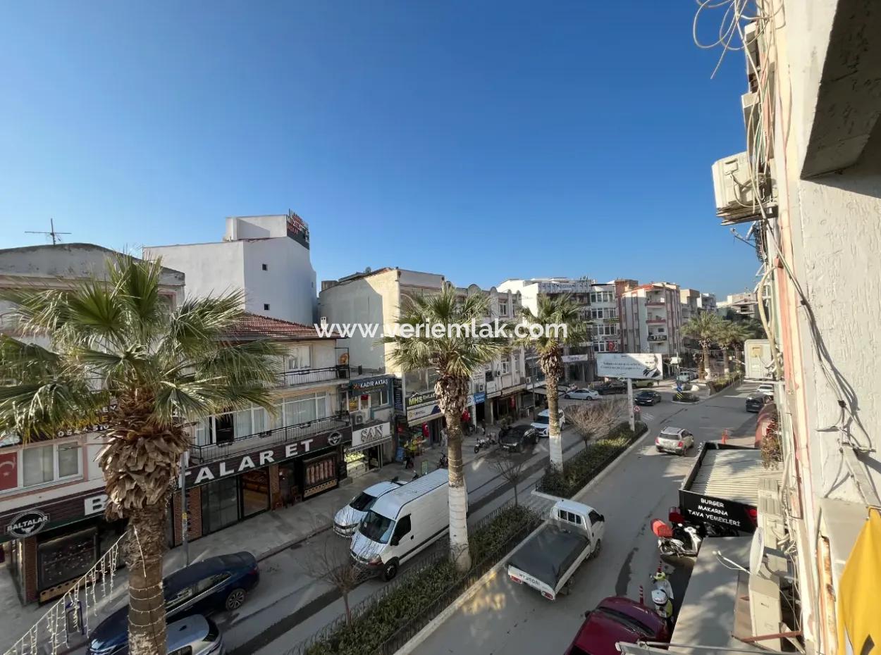 Opportunity For A Spacious And Bright Apartment In The Heart Of The City