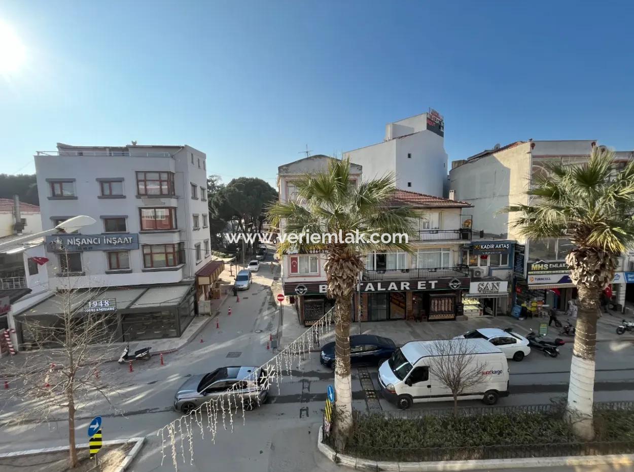 Opportunity For A Spacious And Bright Apartment In The Heart Of The City