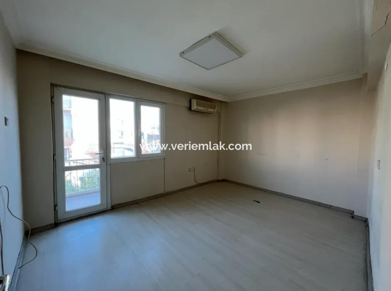 Opportunity For A Spacious And Bright Apartment In The Heart Of The City