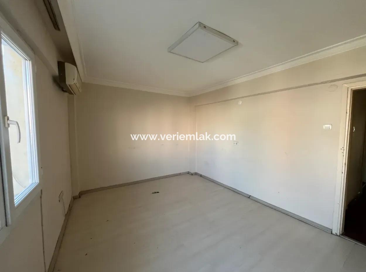 Opportunity For A Spacious And Bright Apartment In The Heart Of The City