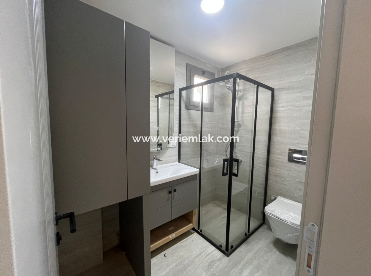 Brand New 1 1 Flat With Garden Use In Seferihisar Çolakibrahimbey Neighborhood