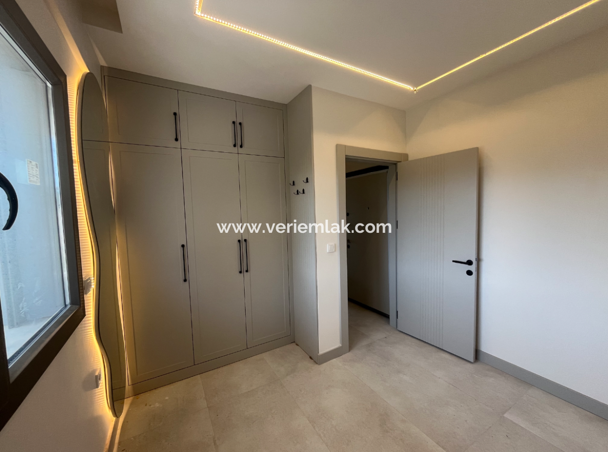 Brand New 1 1 Flat With Garden Use In Seferihisar Çolakibrahimbey Neighborhood