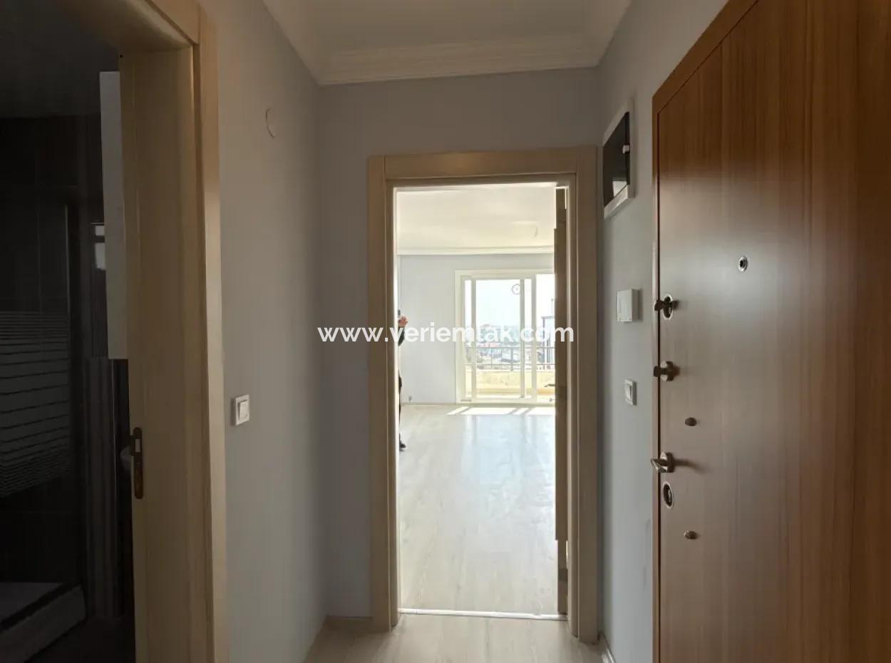 Spacious 1 1 Flat For Rent In Seferihisar Çolakibrahimbey Neighborhood