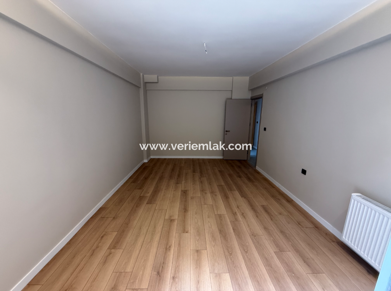 Full Renovation With En-Suite Bathroom Garden Near American College