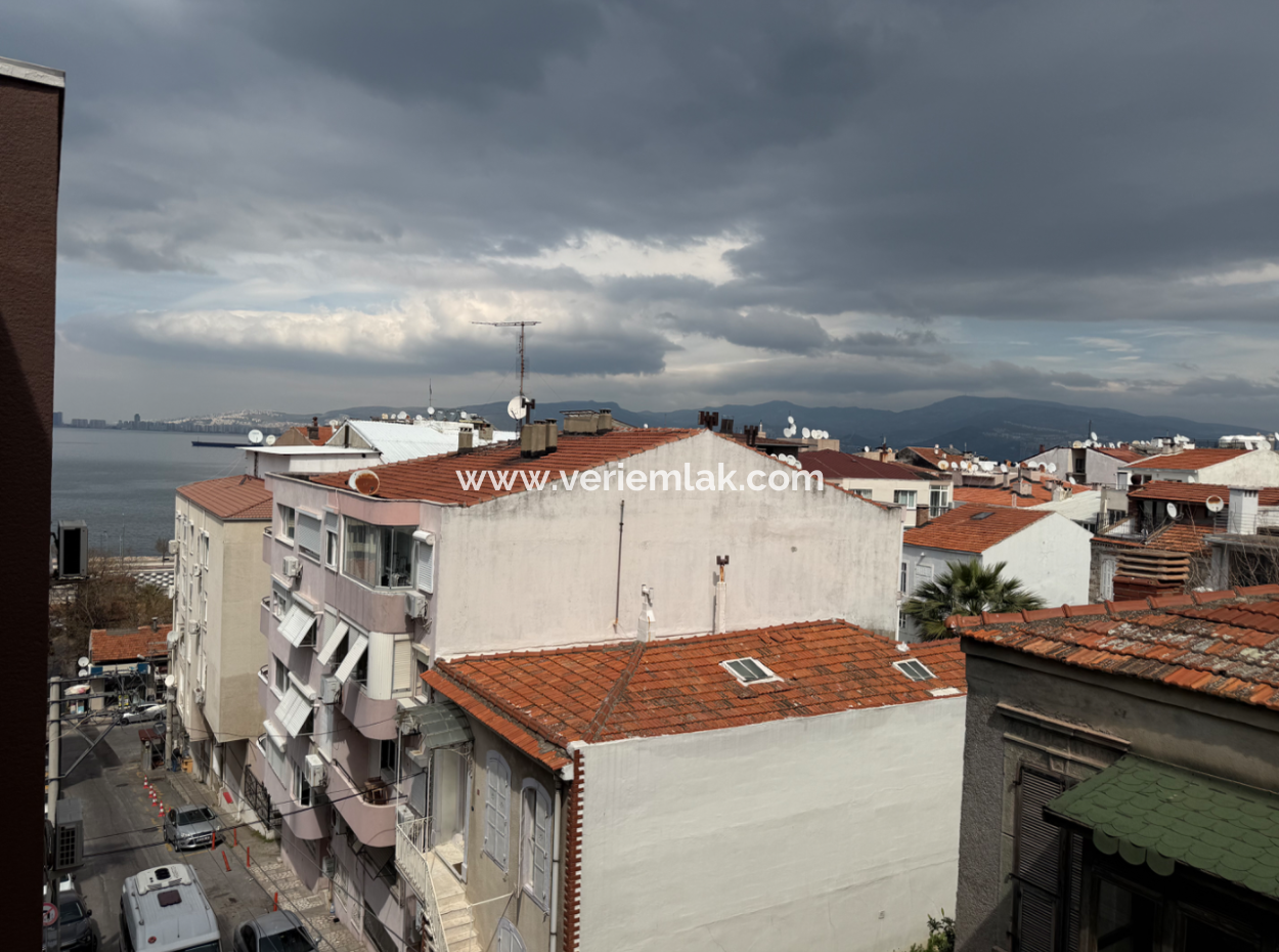 Fireplace Mezzanine Flat With Parking Lot Close To The Street In Küçükyali