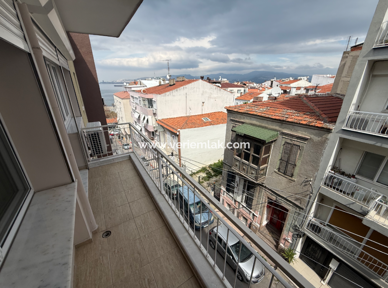 Fireplace Mezzanine Flat With Parking Lot Close To The Street In Küçükyali
