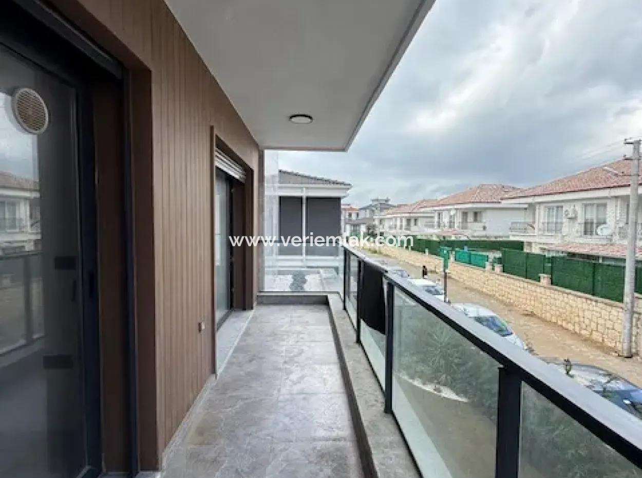 Ultra Luxury 2 1 Apartment For Sale In Seferihisar Camikebir Neighborhood