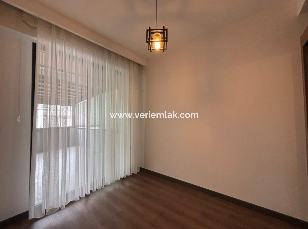 Near Bornova Yaşar University 80M2 2 1 Luxury Rental Apartment With Winter Garden!