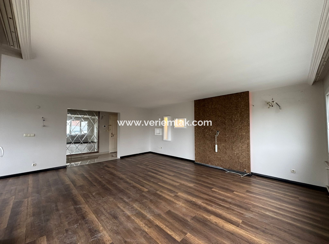 Alsancak Libaş Street 3 1 5Th Floor Open Front, Corner Luxury Flat For Rent