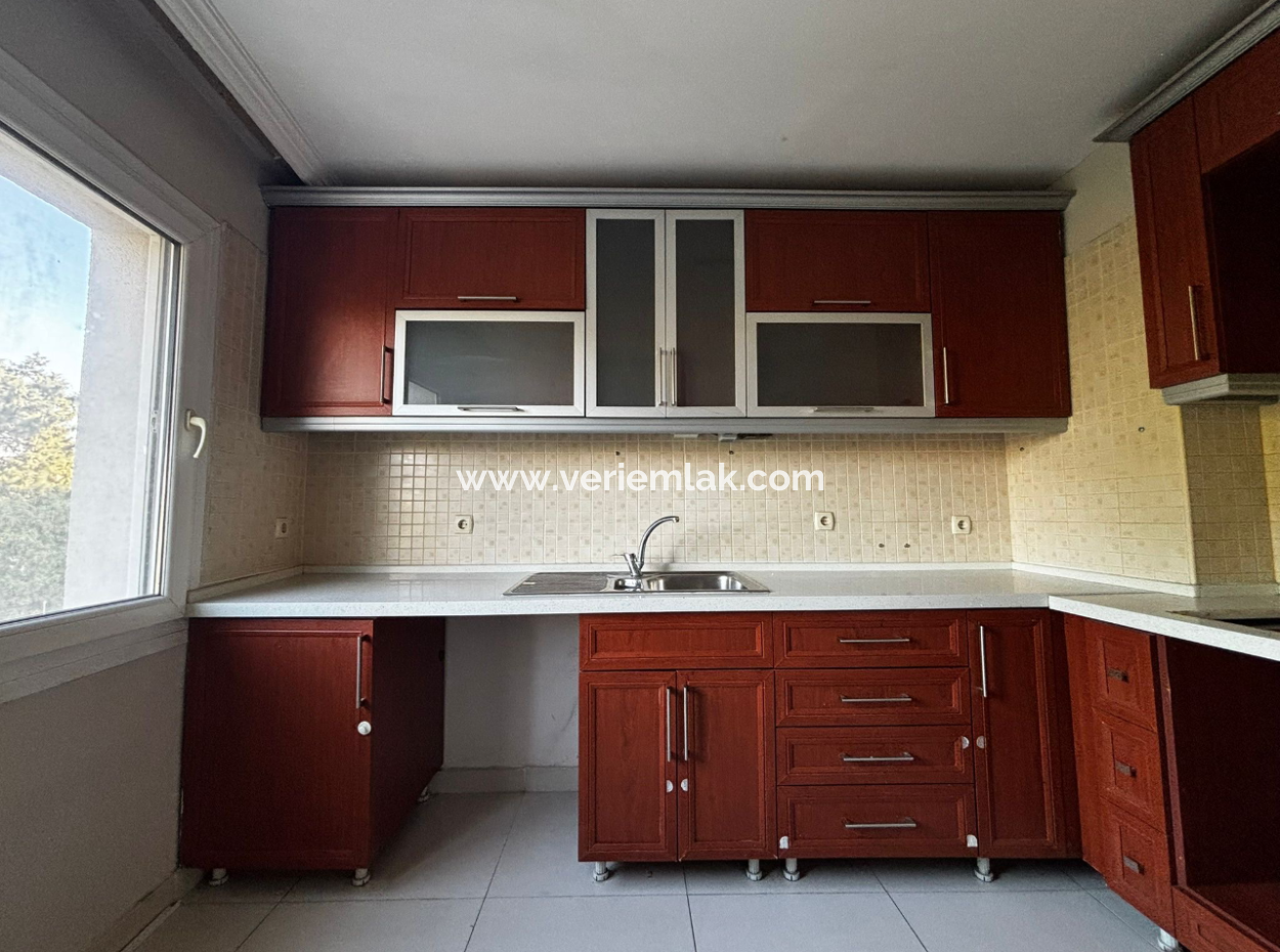 Alsancak Libaş Street 3 1 5Th Floor Open Front, Corner Luxury Flat For Rent