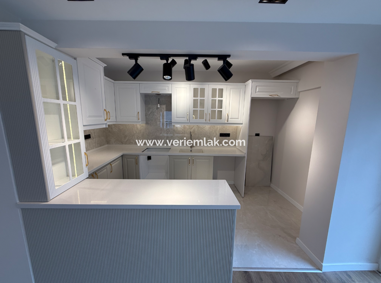 Fully Renovated Mezzanine Corner In Göztepe Susuz Dede