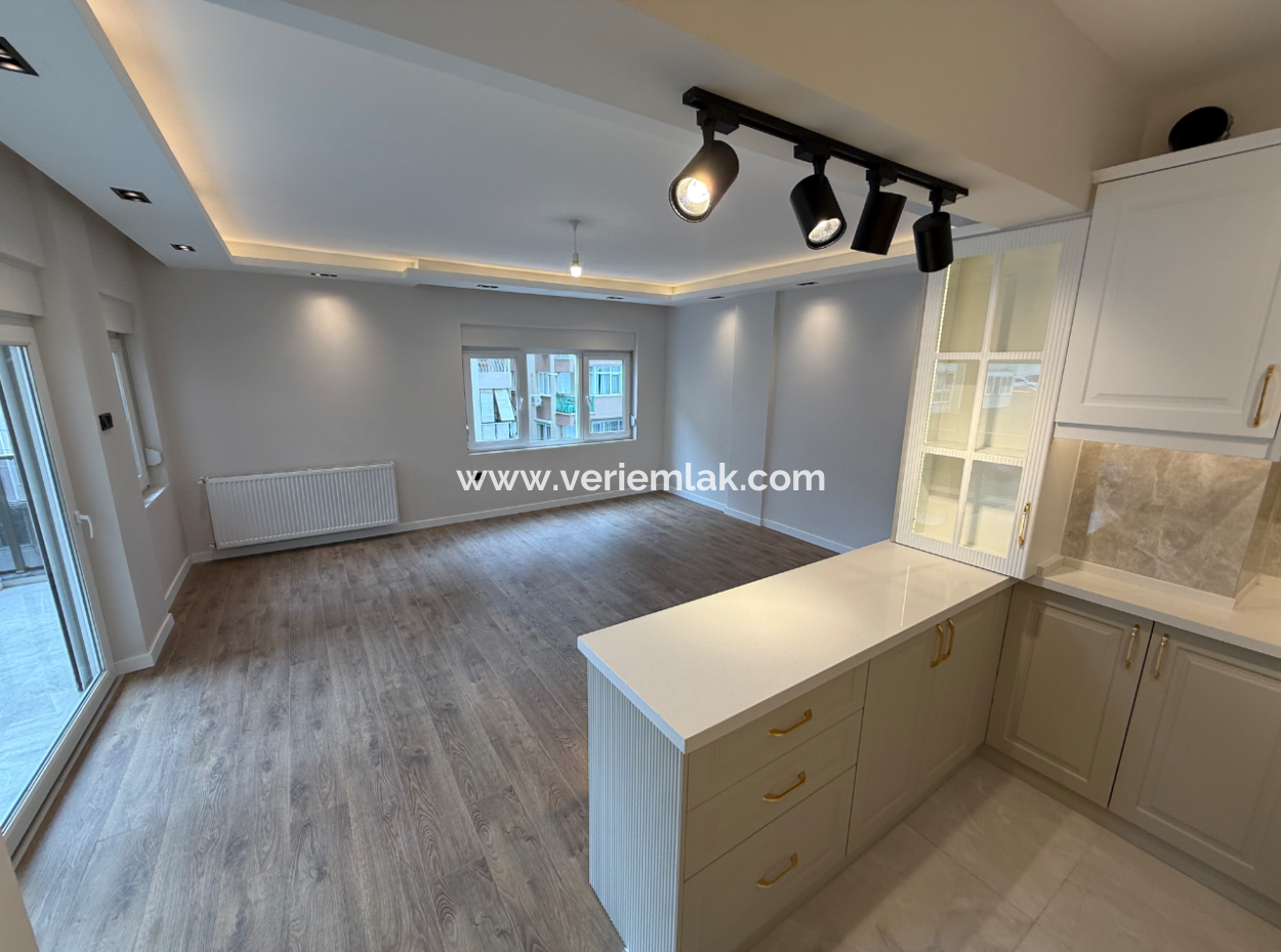 Fully Renovated Mezzanine Corner In Göztepe Susuz Dede