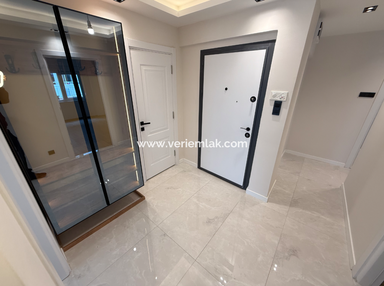 Fully Renovated Mezzanine Corner In Göztepe Susuz Dede