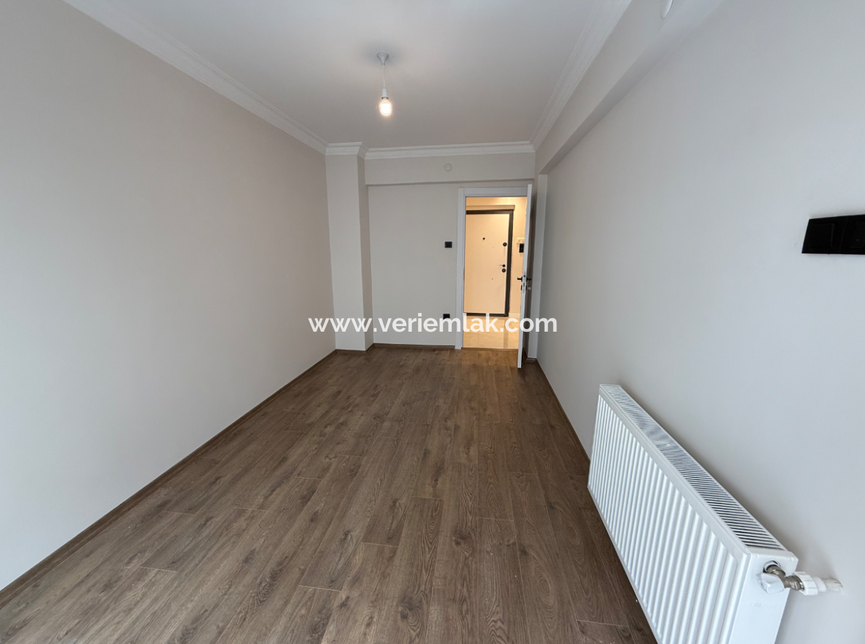 Fully Renovated Mezzanine Corner In Göztepe Susuz Dede