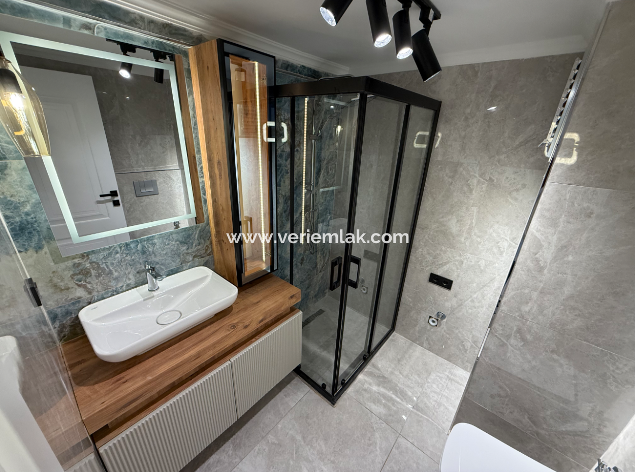 Fully Renovated Mezzanine Corner In Göztepe Susuz Dede